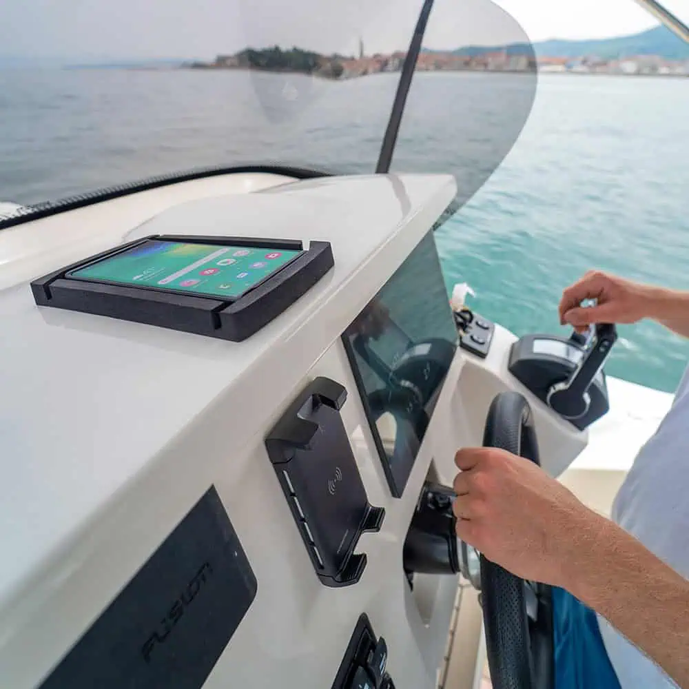 Scanstrut ROKK Wireless Catch 10w Phone Charger - Image