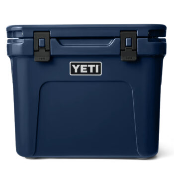 YETI Roadie 32 Wheeled Cool Box - Navy