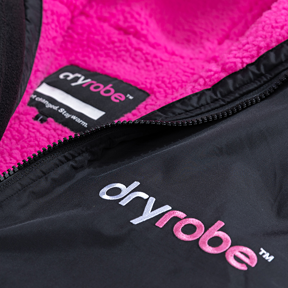 Dryrobe Advance Longsleeve Changing Robe - Black / Pink - Black / Pink